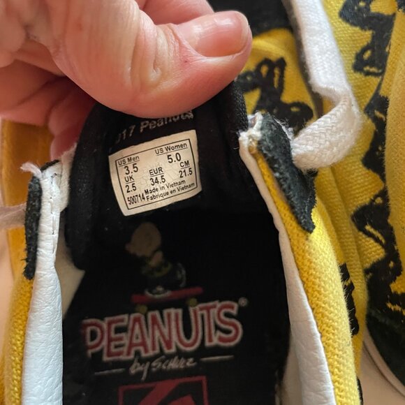 Vans Peanuts Charlie Brown Sneakers size 3.5 - Picture 10 of 10
